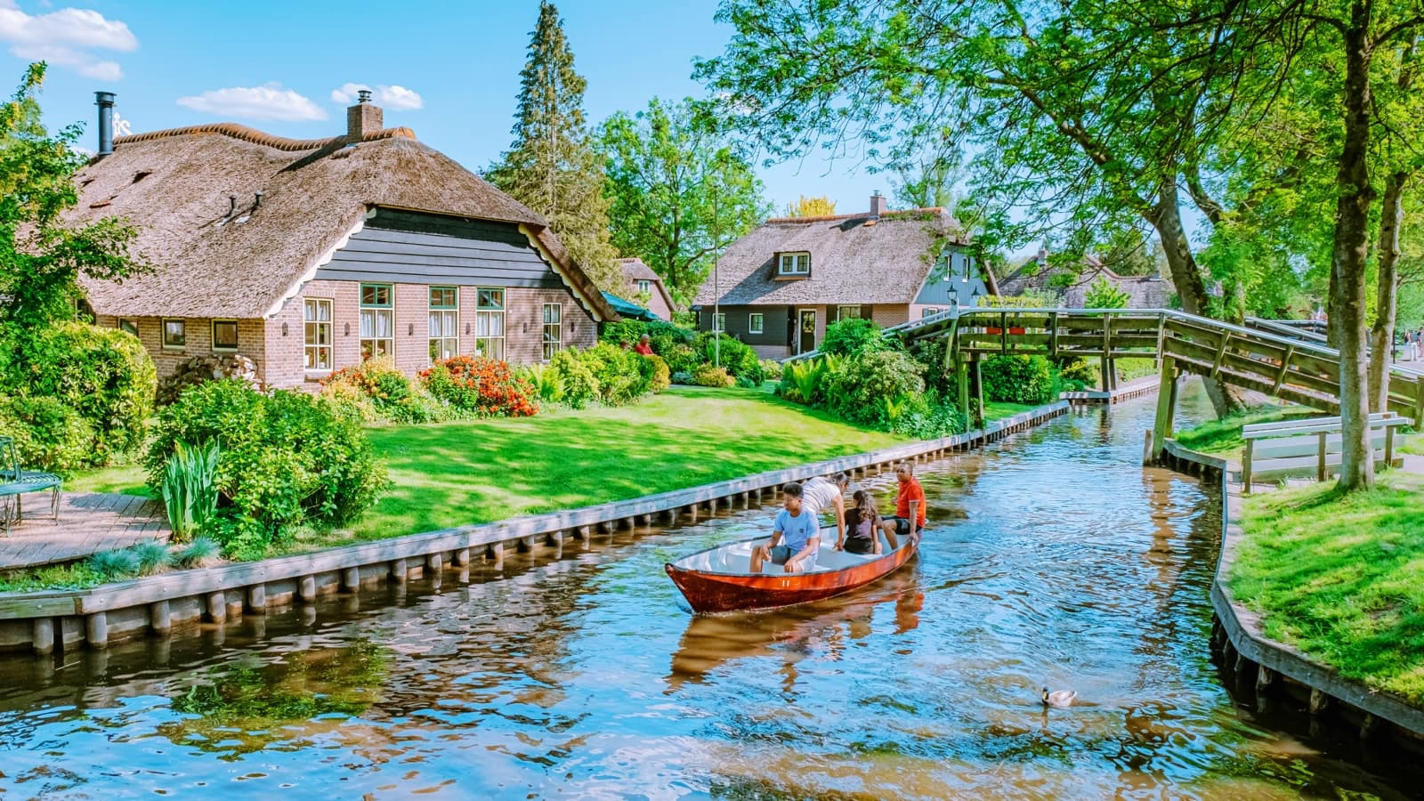 Discover Giethoorn with Tulip Tours Holland