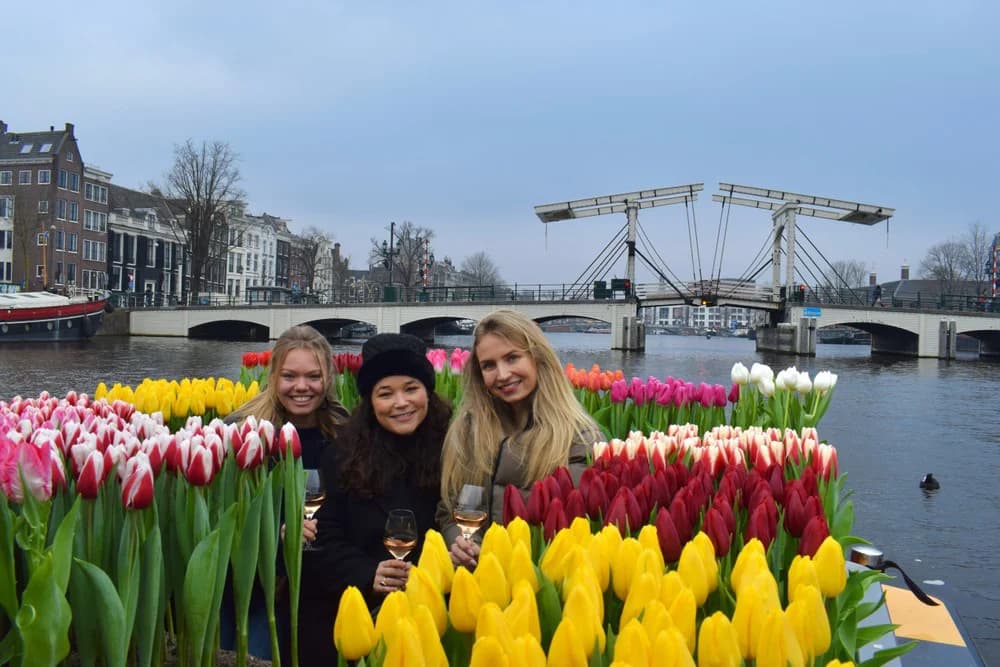 girls on the tulip boat